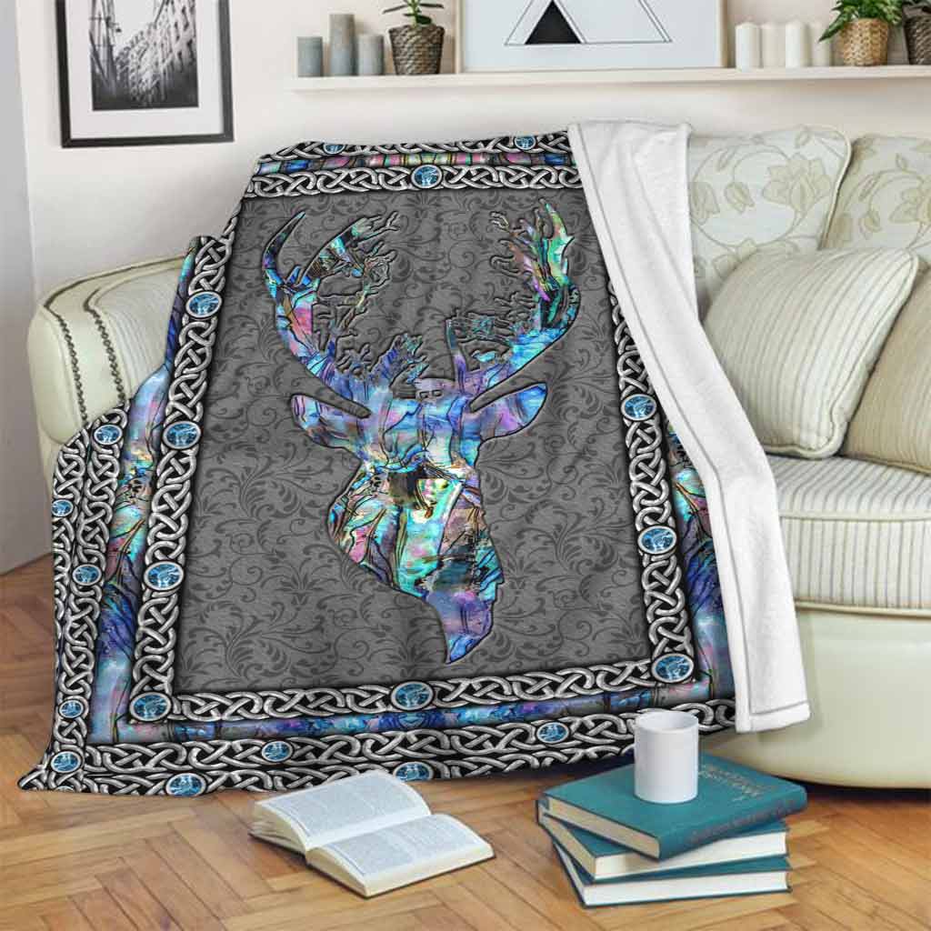 Hunting Deer Love Hunting - Flannel Blanket - Owls Matrix LTD