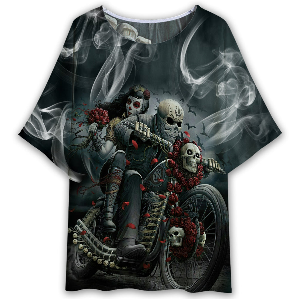 S Sugar Skull Ride Couple Dark Smoke - Women's T-shirt With Bat Sleeve - Owls Matrix LTD