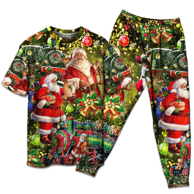 T-shirt + Pants / S Christmas Xmas Santa Is Coming To You - Pajamas Short Sleeve - Owls Matrix LTD