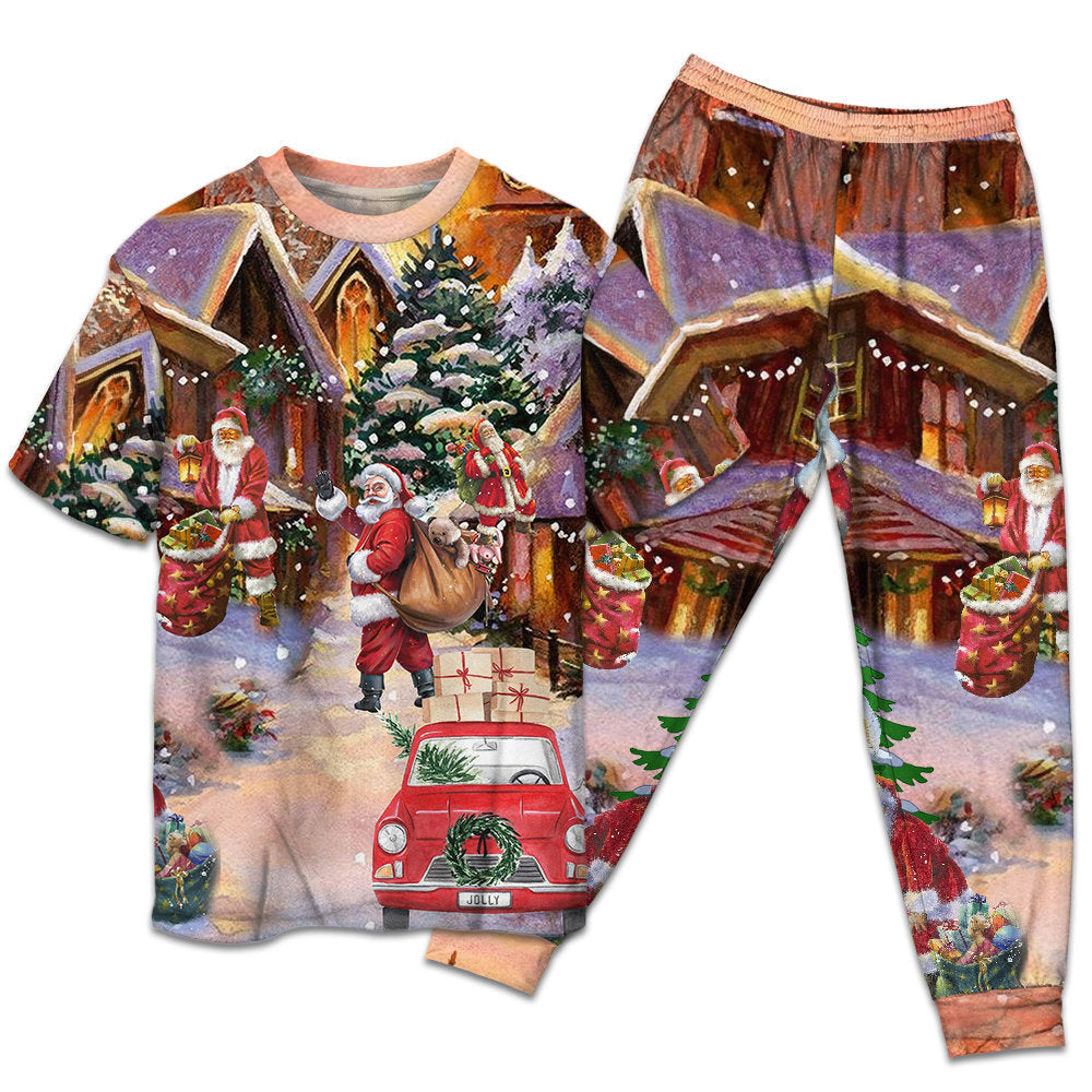 T-shirt + Pants / S Christmas Santa Is Delivering Love - Pajamas Short Sleeve - Owls Matrix LTD
