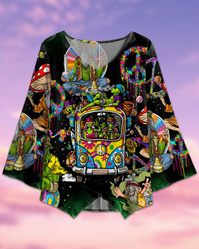 Hippie Art Smokey Life - V-neck T-shirt - Owls Matrix LTD