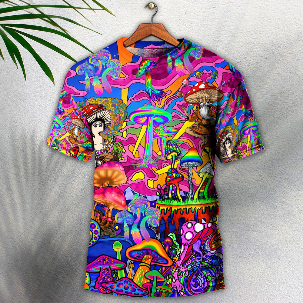 Hippie Magic Trippy Mushroom Awesome - Round Neck T-shirt - Owls Matrix LTD
