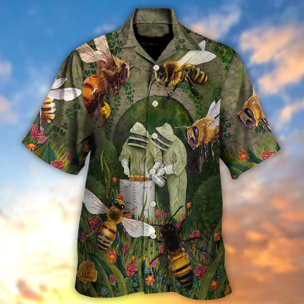 Bee Alert Beekeeper Vintage Style - Hawaiian Shirt - Owls Matrix LTD