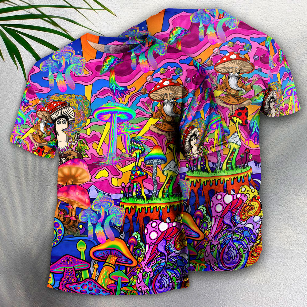Hippie Magic Trippy Mushroom Awesome - Round Neck T-shirt - Owls Matrix LTD
