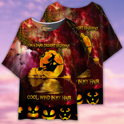 Hippie Halloween On A Dark Desert Highway Cool Wind In My Hair Witch - Women's T-shirt With Bat Sleeve - Owls Matrix LTD